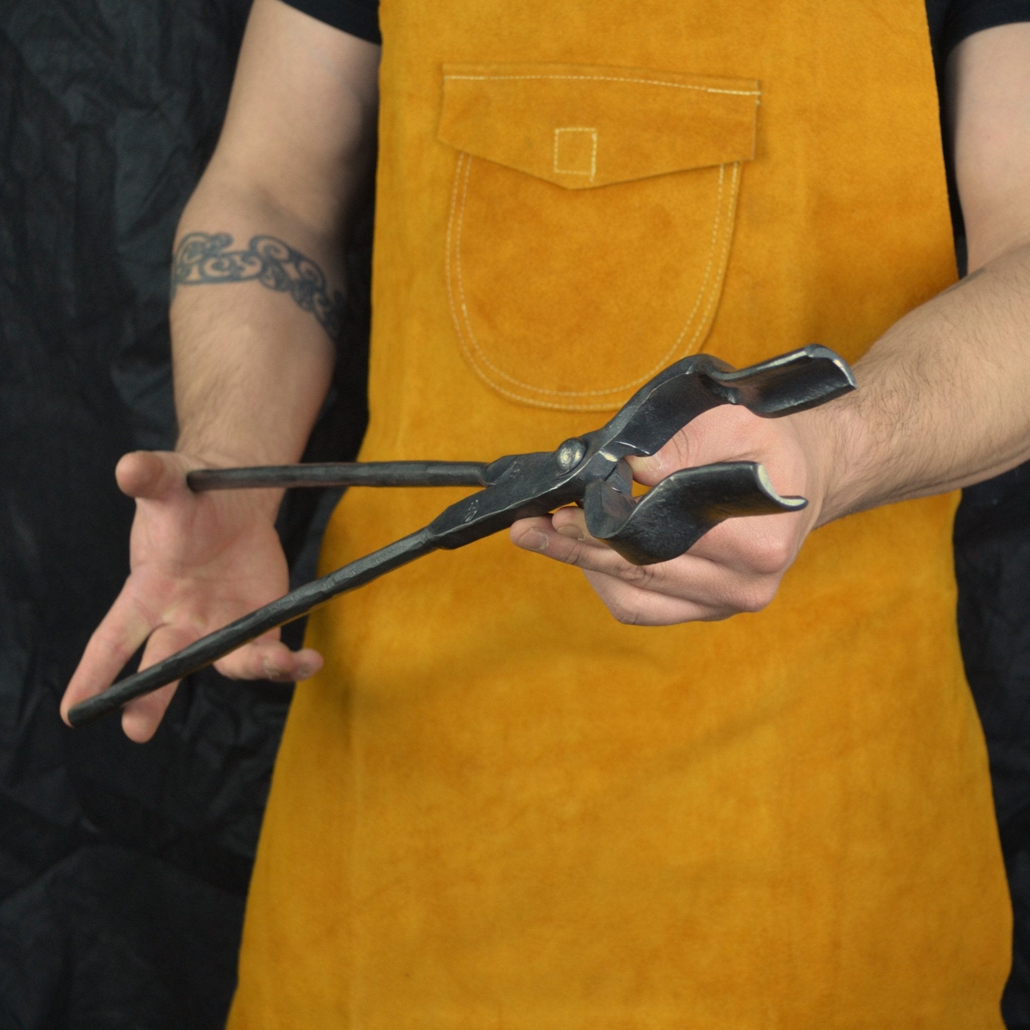 Blacksmithing Round Jaw Tongs: Precision Forging Tool - StrictBlacksmith