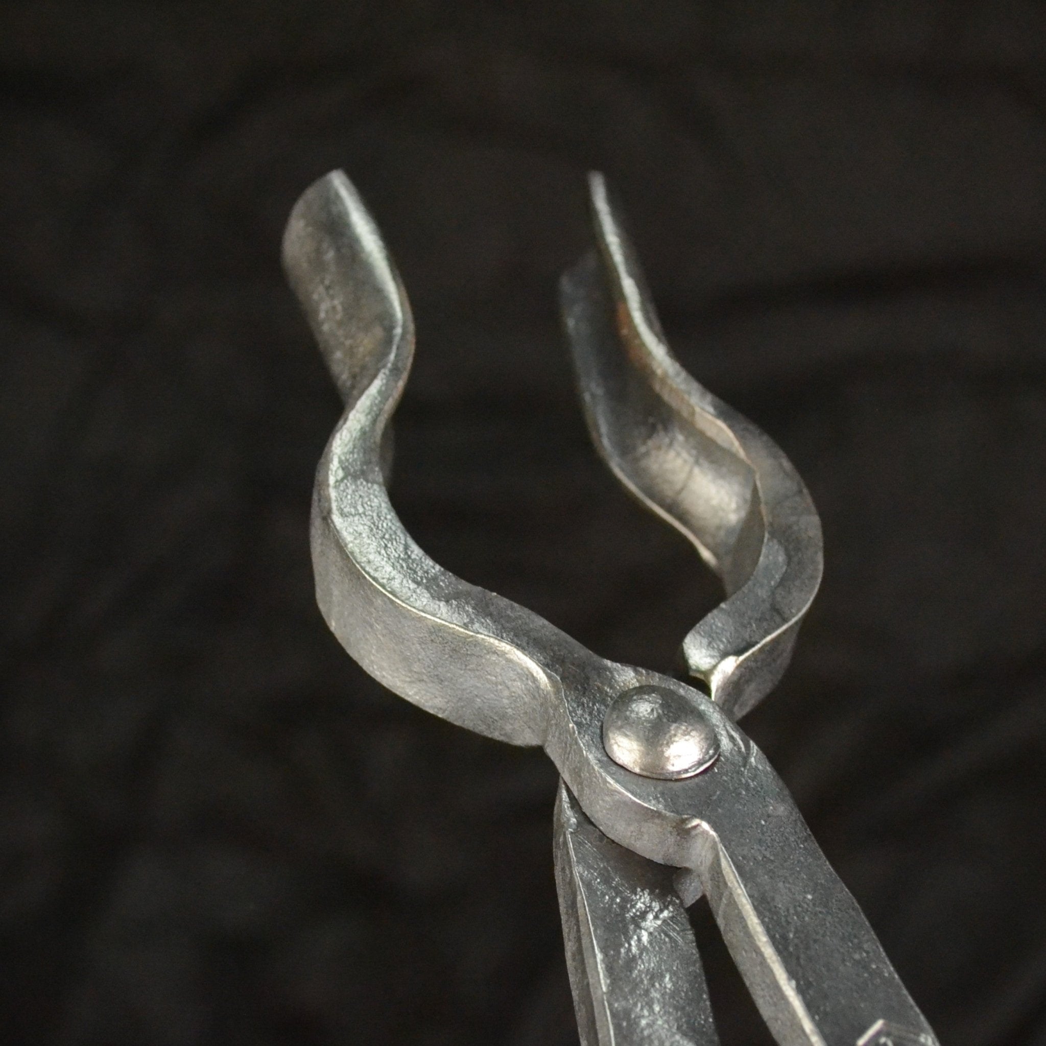 Blacksmithing Round Jaw Tongs: Precision Forging Tool - StrictBlacksmith