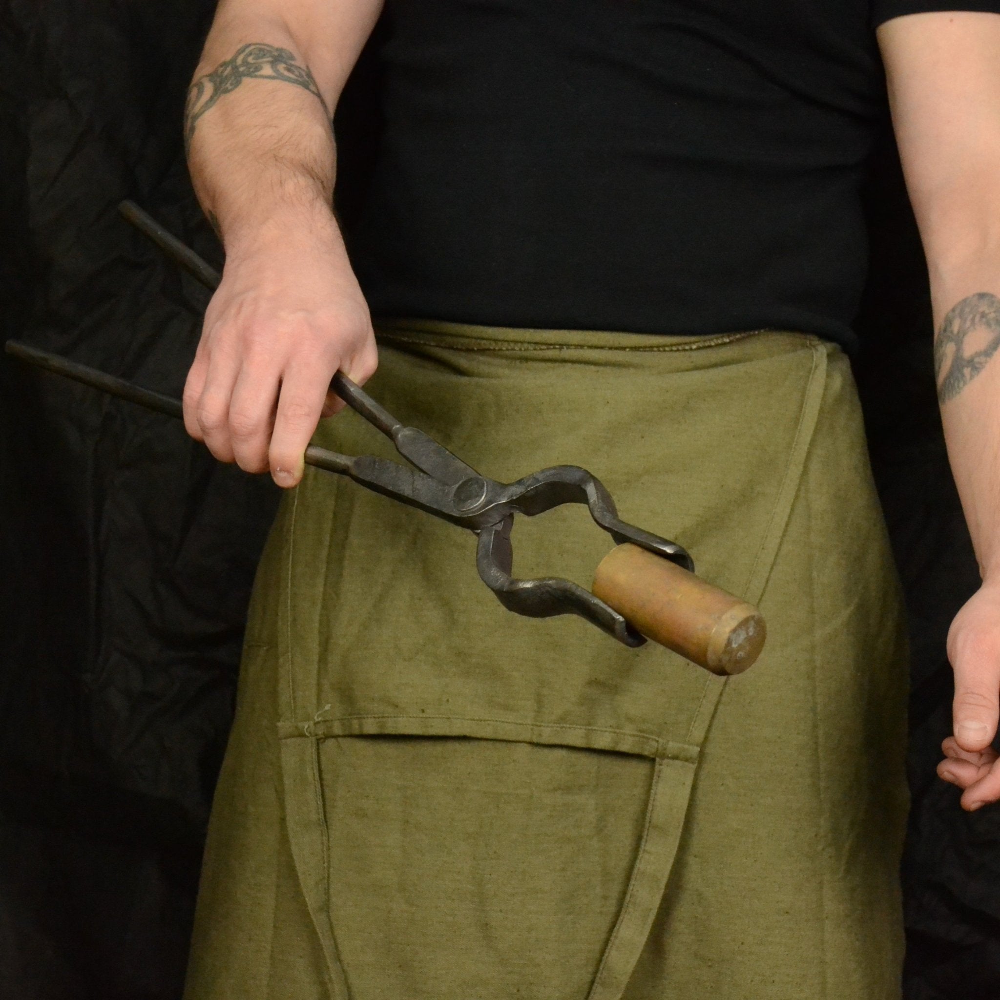 Blacksmithing Round Jaw Tongs: Precision Forging Tool - StrictBlacksmith