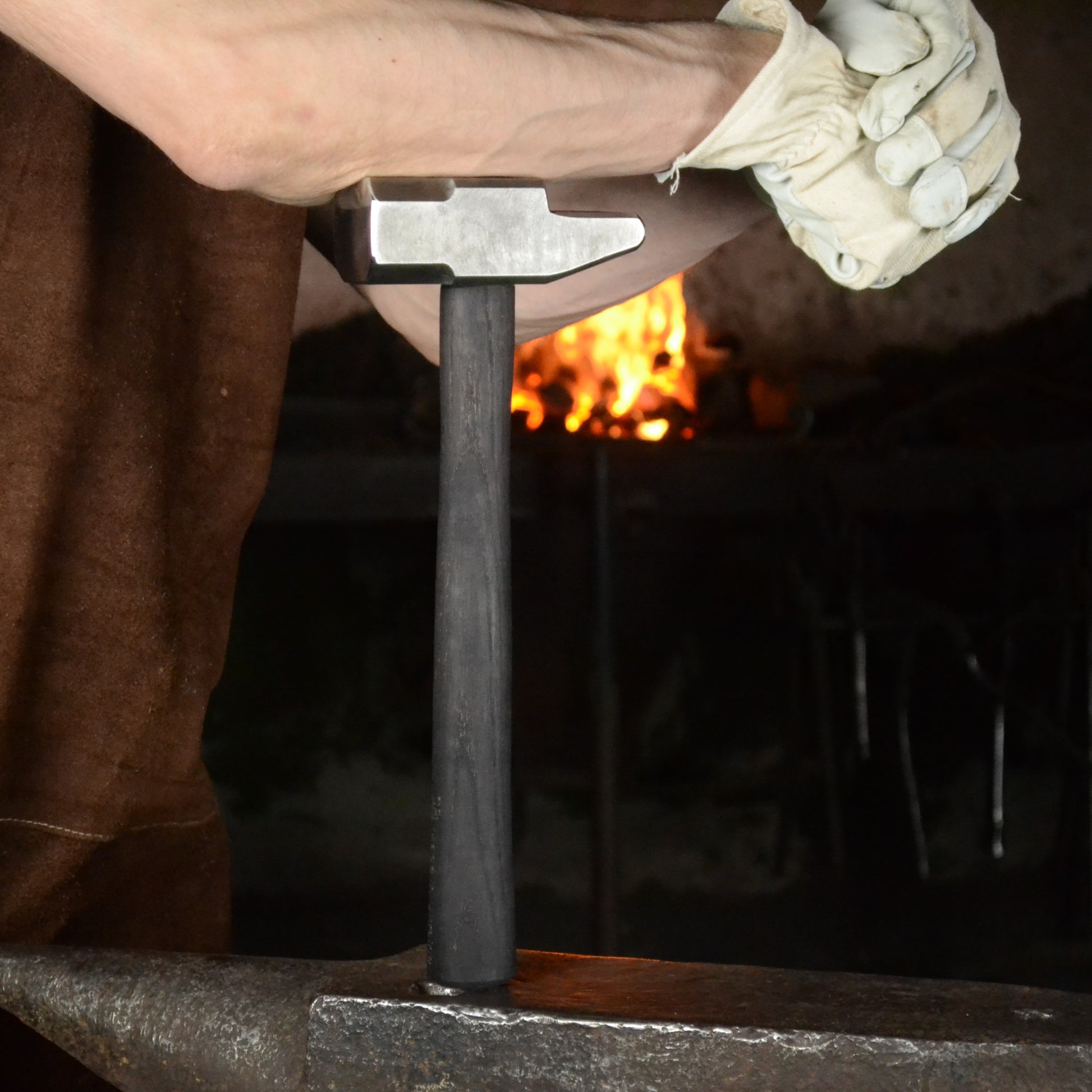 Blacksmith Cross Peen Hammer – AISI 1080 High Carbon Steel – 3.44 lb (1560g) Forging Hammer – Ashwood Handle –