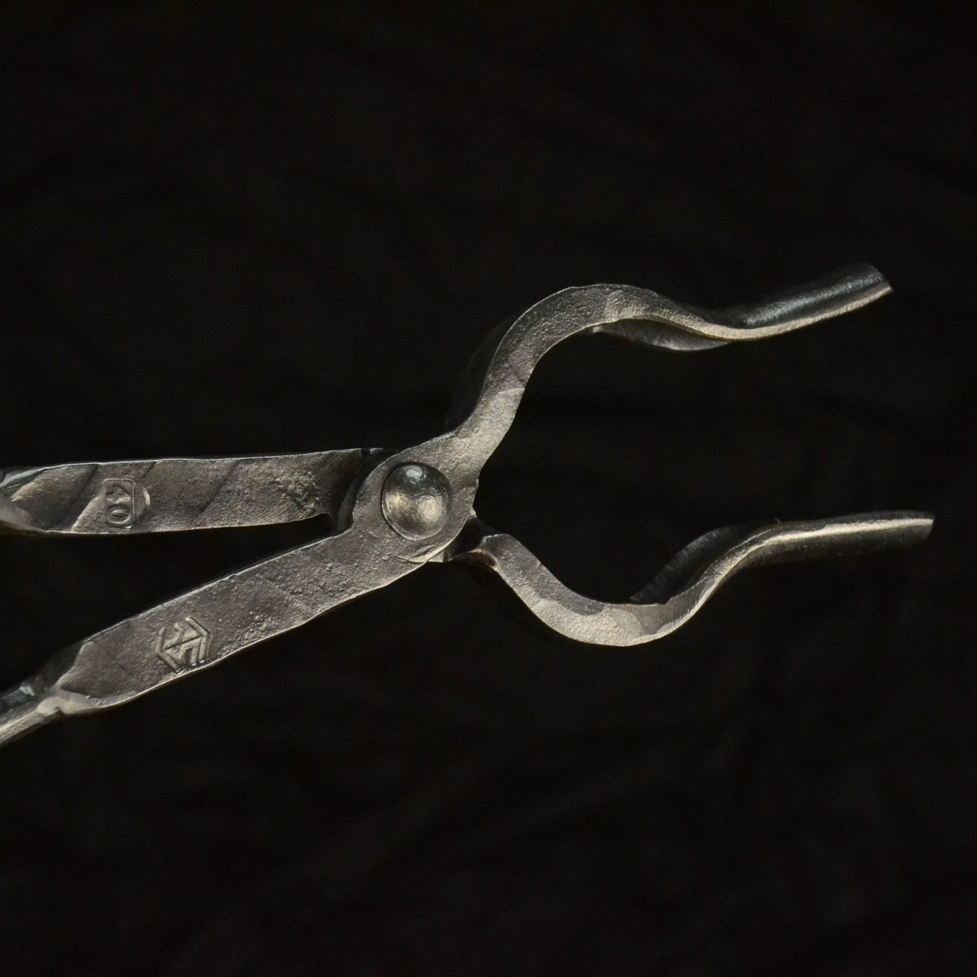 Blacksmithing Round Jaw Tongs: Precision Forging Tool - StrictBlacksmith