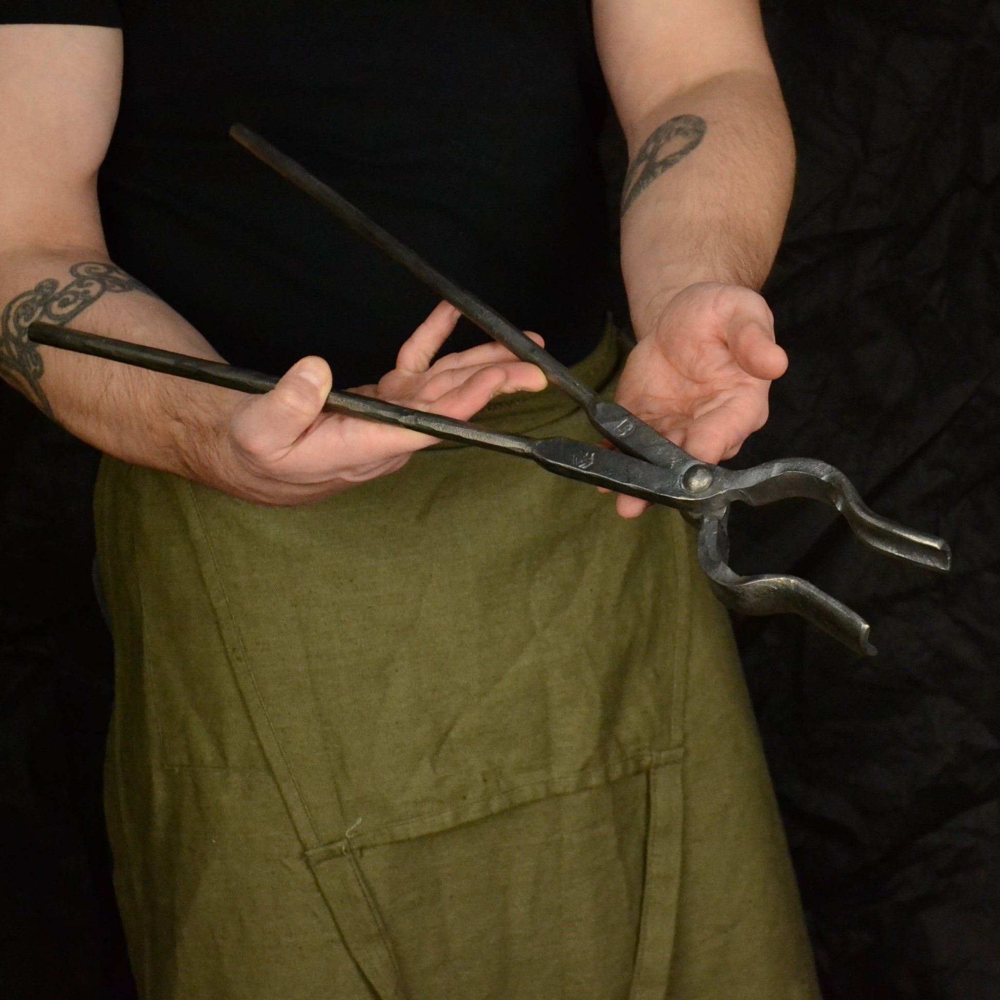 Blacksmithing Round Jaw Tongs: Precision Forging Tool - StrictBlacksmith