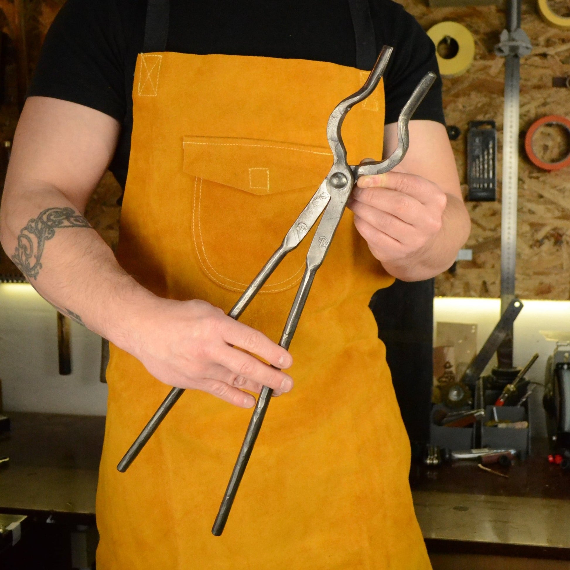 Blacksmithing Round Jaw Tongs: Precision Forging Tool - StrictBlacksmith