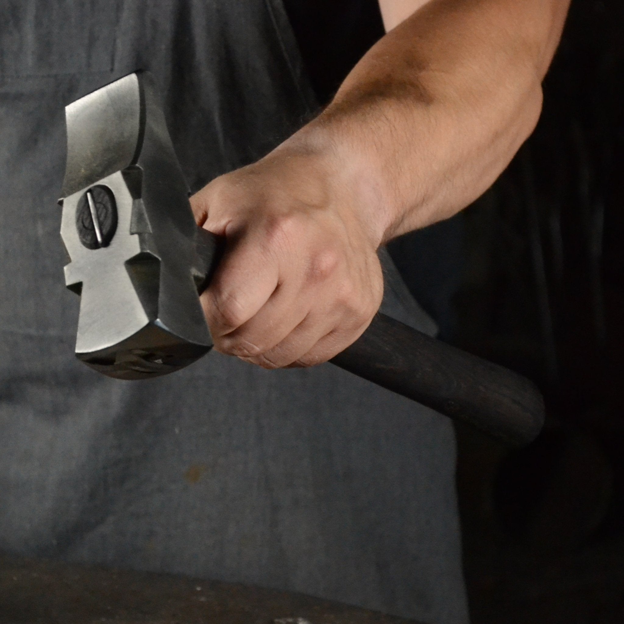Professional Cross Peen Blacksmith Hammer 2,5 LBS - StrictBlacksmith